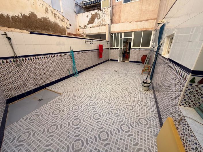 Image No.19-Appartement de 4 chambres à vendre