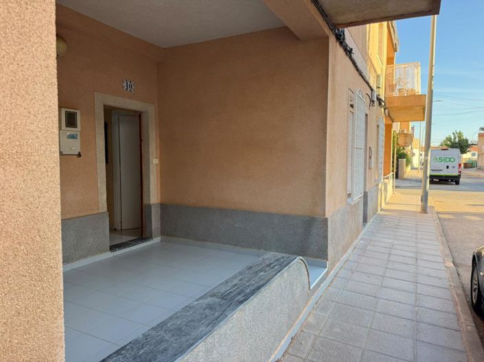 Image No.2-Appartement de 4 chambres à vendre