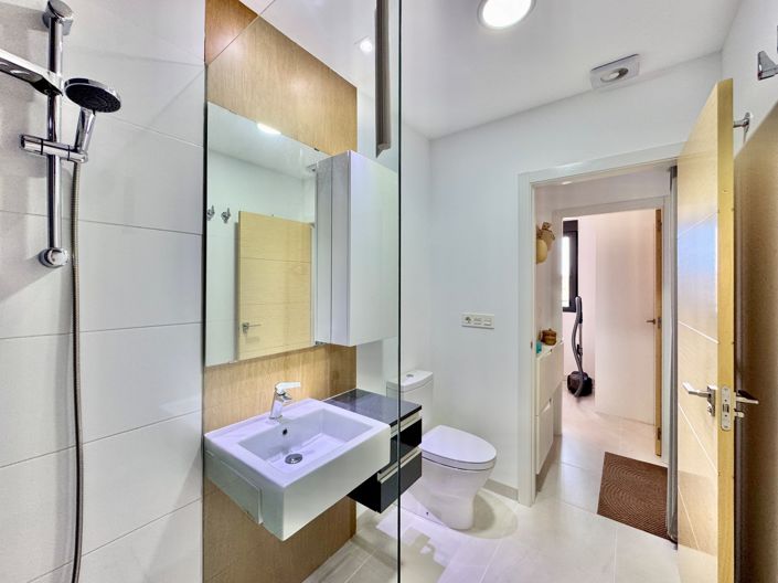 Image No.24-2 Bed Apartment for sale