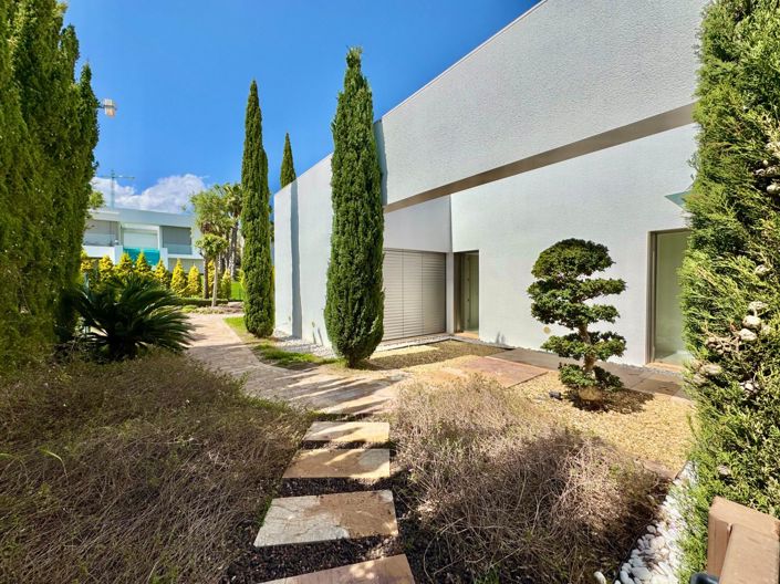 Image No.47-3 Bed Villa for sale