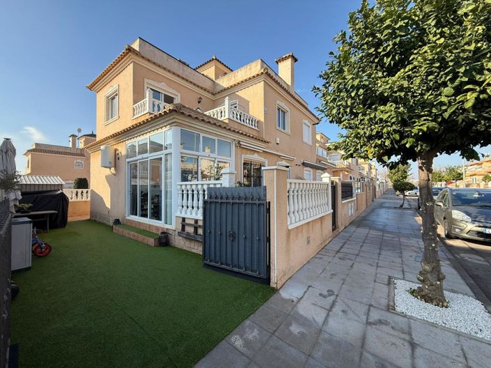 Image No.5-2 Bed Property for sale