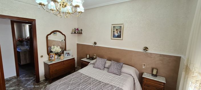 Image No.18-3 Bed Villa for sale