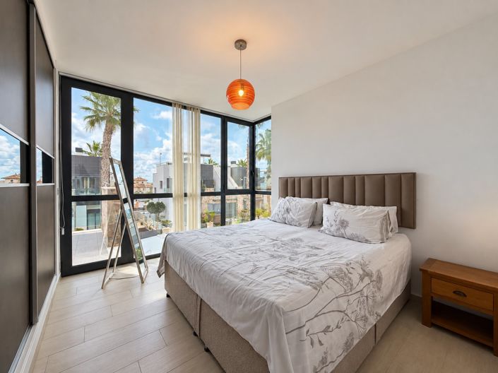 Image No.18-3 Bed Duplex for sale