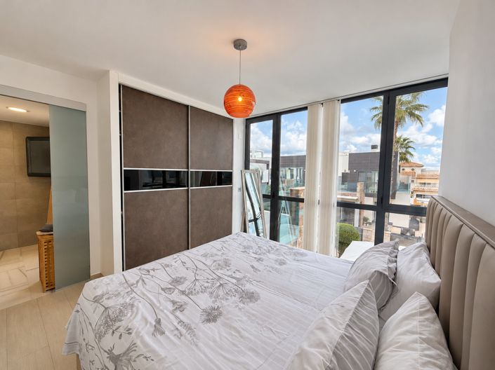 Image No.19-3 Bed Duplex for sale
