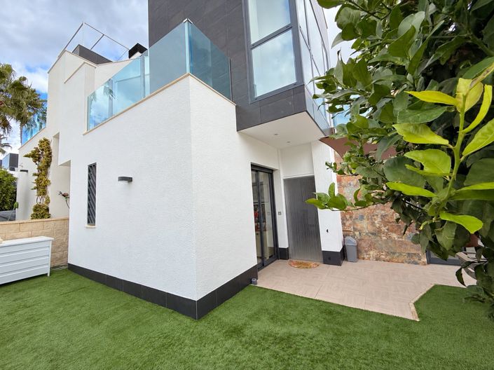 Image No.28-3 Bed Duplex for sale