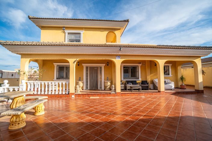 Image No.7-6 Bed Villa for sale