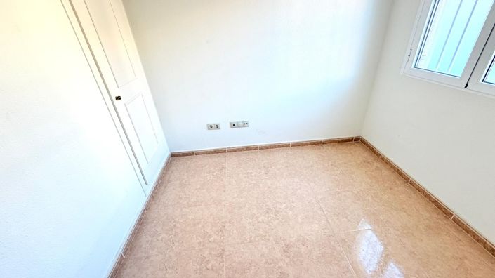 Image No.19-3 Bed Property for sale