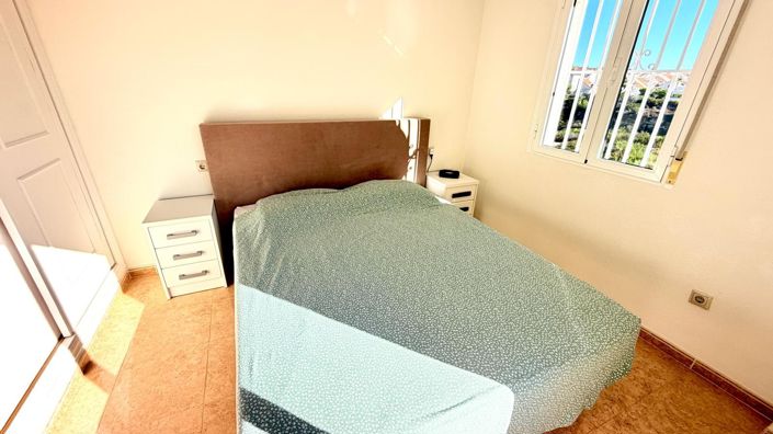 Image No.20-3 Bed Property for sale