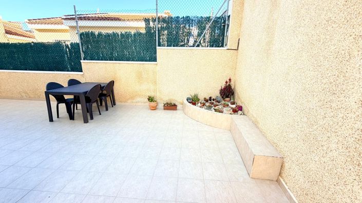 Image No.33-3 Bed Property for sale