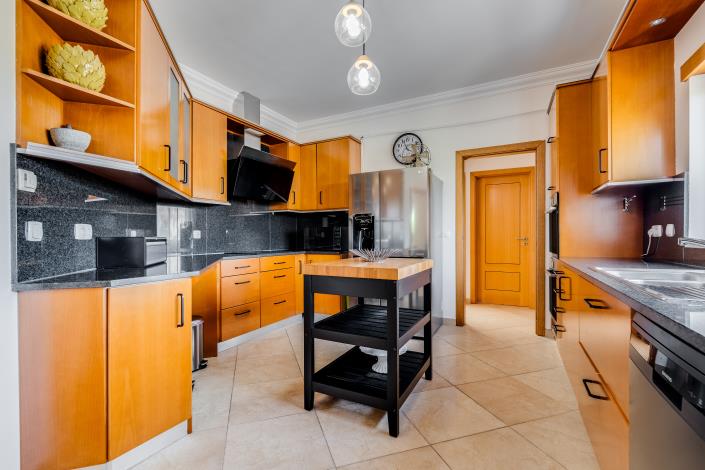 Image No.11-4 Bed Villa / Detached for sale