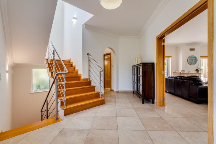 Image No.29-4 Bed Villa / Detached for sale