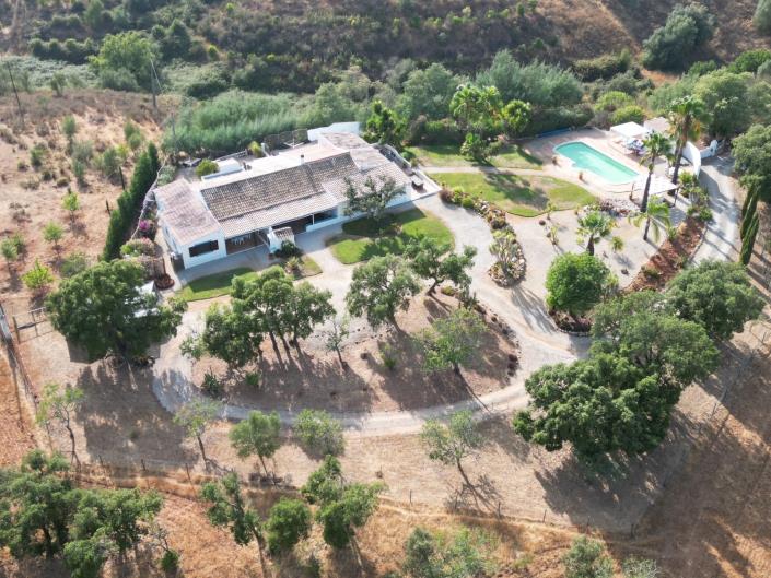Image No.2-4 Bed Villa / Detached for sale