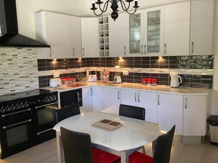 Image No.9-4 Bed Villa / Detached for sale