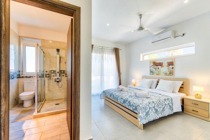 Image No.6-4 Bed Villa / Detached for sale