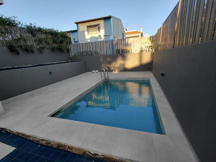 Image No.11-2 Bed Maisonette for sale