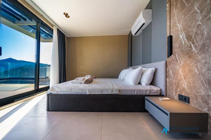 Image No.34-3 Bed Villa / Detached for sale