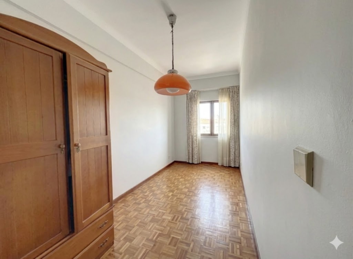Image No.11-4 Bed Apartment for sale