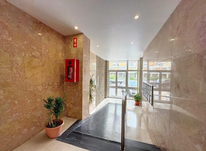 Image No.18-4 Bed Apartment for sale