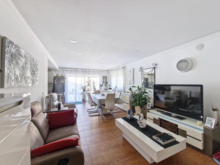 Image No.19-3 Bed House for sale