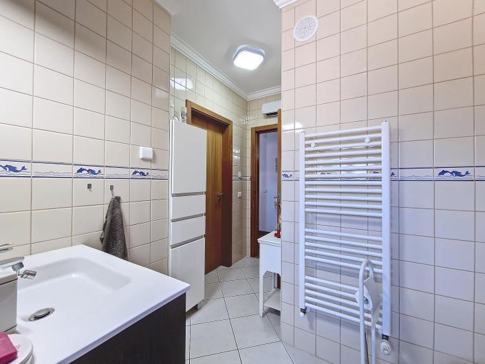 Image No.18-3 Bed House for sale