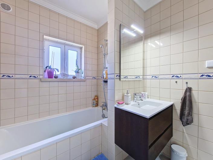 Image No.17-3 Bed House for sale