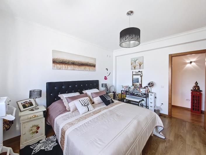 Image No.15-3 Bed House for sale