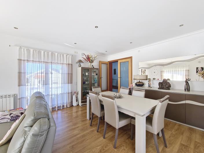 Image No.4-3 Bed House for sale