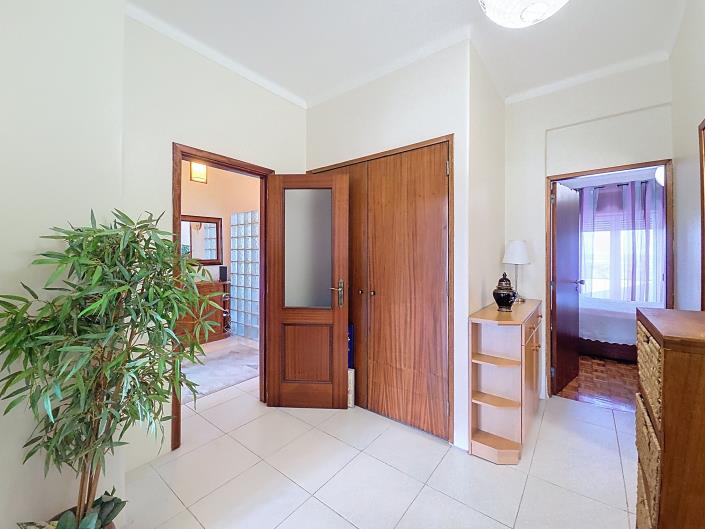 Image No.8-4 Bed Apartment for sale