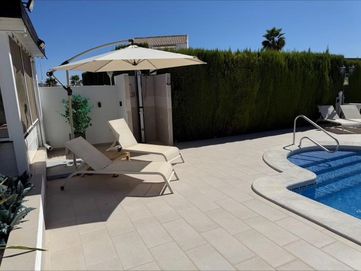 Image No.23-4 Bed Villa / Detached for sale