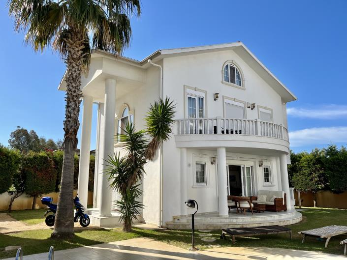 Image No.3-3 Bed Villa / Detached for sale
