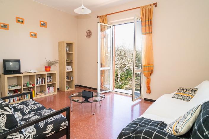 Image No.8-2 Bed Townhouse for sale