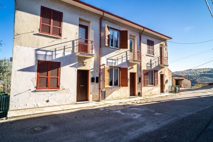 Image No.19-2 Bed Townhouse for sale