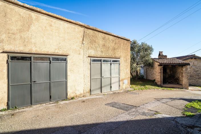 Image No.20-2 Bed Townhouse for sale