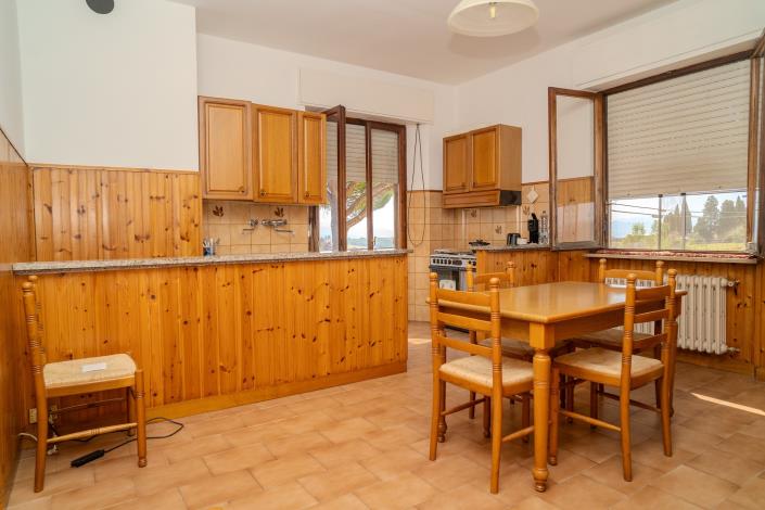 Image No.29-6 Bed Villa / Detached for sale