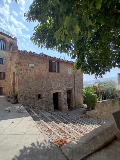Image No.18-2 Bed Townhouse for sale