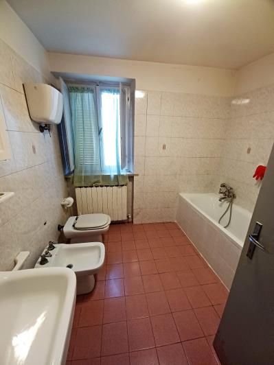 Image No.16-4 Bed Farmhouse for sale