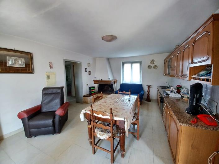 Image No.19-4 Bed Farmhouse for sale