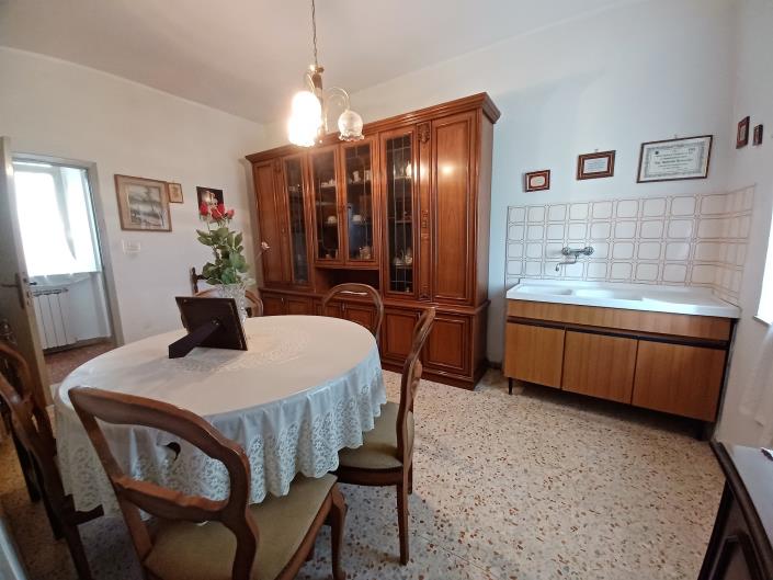 Image No.23-4 Bed Farmhouse for sale