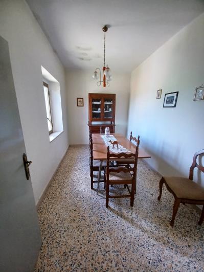 Image No.26-4 Bed Farmhouse for sale