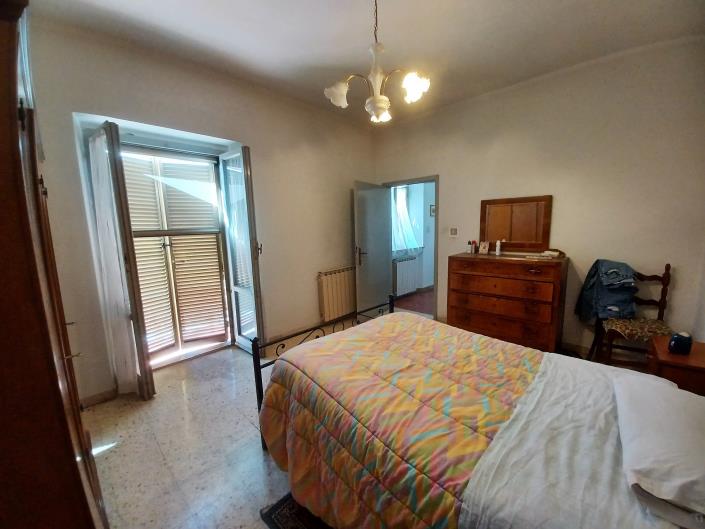 Image No.29-4 Bed Farmhouse for sale