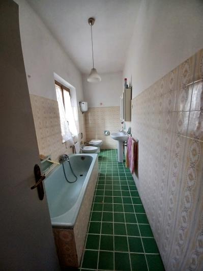 Image No.32-4 Bed Farmhouse for sale