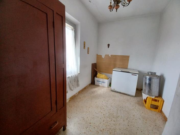 Image No.36-4 Bed Farmhouse for sale
