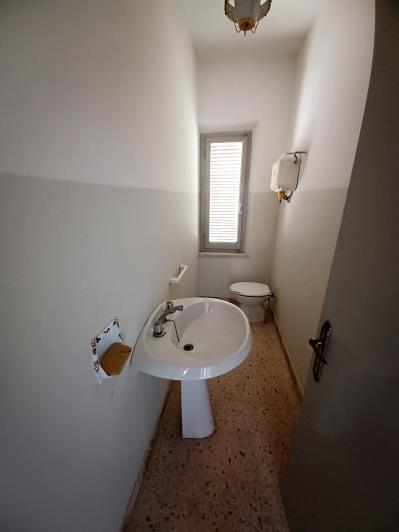Image No.37-4 Bed Farmhouse for sale