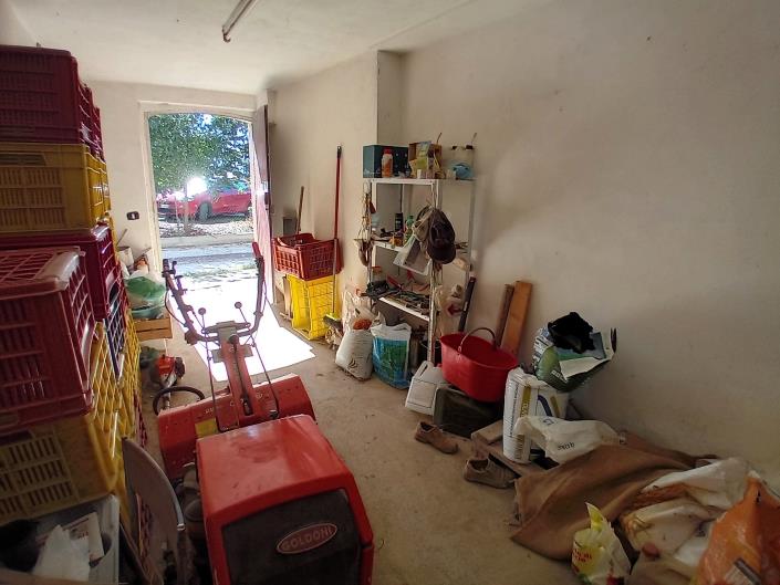 Image No.18-2 Bed Semi-Detached for sale