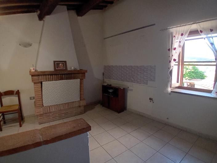 Image No.25-2 Bed Semi-Detached for sale