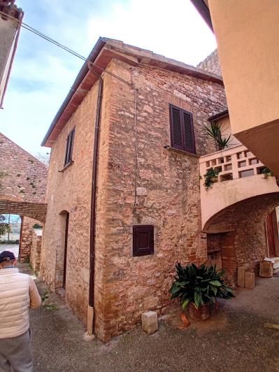 Image No.6-2 Bed Townhouse for sale