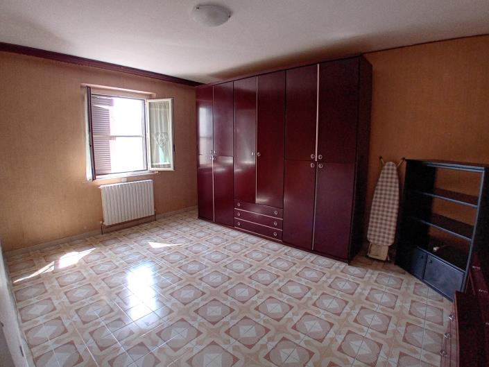 Image No.17-2 Bed Townhouse for sale