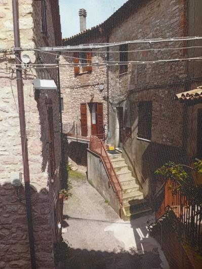 Image No.25-2 Bed Townhouse for sale