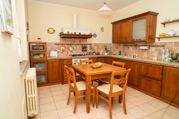 Image No.8-3 Bed Semi-Detached for sale