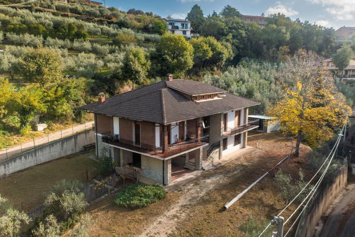 Image No.5-5 Bed Villa / Detached for sale